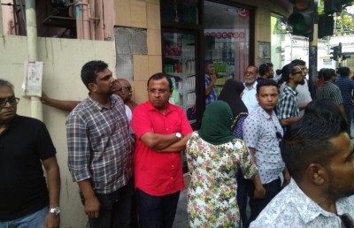 މެމްބަރު ރިޔާޒުގެ ޕްރައިވެޓް ސެކިއުރިޓީ ނިޒާމްގެ ފޯނު ފުލުހުން ހިފަހައްޓައިފި