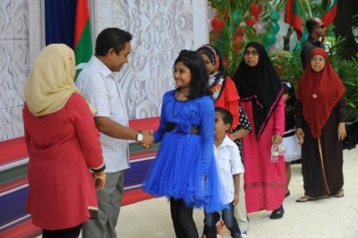 ރައީސްގެ ދެކަނބަލުން އީދު ސަލާން ކުރުން ފަސްކޮށްފި