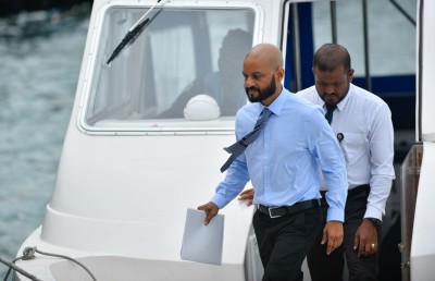 ރިޝްވަތު ލިބުނު ކަމަށް ބުނާ މެމްބަރު ހެކިބަސް ދިނީ ފާރިސްއާ އެއްކޮޅަށް