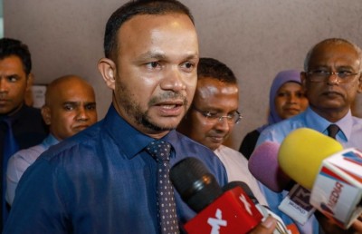 ޕާޓީ ބަދަލު ކުރުމުން ގޮނޑި ގެއްލޭ ބިލާއި ފަނޑިޔާރުންގެ ގާނޫނަށް ބަދަލުގެނައި ބިލް ބާތިލް ކުރަން ސުޕްރީމް ކޯޓަށް