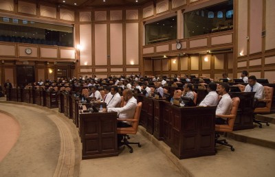 ގާނޫނު އިސްލާހު ކުރީކީ ނޫން، ދުސްތޫރުގެ ބާރު ކަނޑުވައިލީ