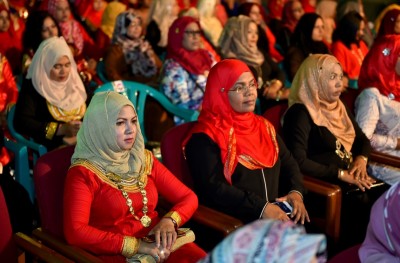 ދެ ލައްކަ ރުފިޔާއަށް ބަދަލުކޮށް، އަންހެނުންގެ ލޯނު އަނެއްކާ ވެސް ހުޅުވާލައިފި