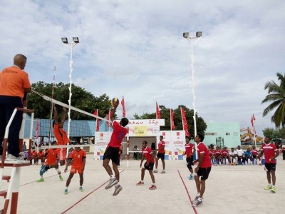 ޅ. އަތޮޅަށް ހުޅުވާލައިގެން ބޭއްވި ވޮލީ މުބާރާތުގެ ފައިނަލަށް ޖީޖީއާއި ބޭންކު ކަންމަތި
