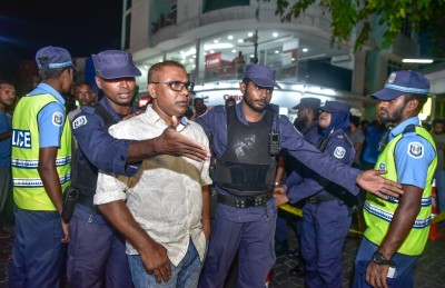 ރޭގެ މުޒާހަރާއާ ގުޅިގެން 23 މީހަކު ހައްޔަރުކުރި: ޕޮލިސް