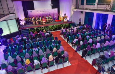 ގައުމެއްގެ ގޮތުގައި ތަރައްގީ ކުރަން ބޭނުންވާ ވަސީލަތްތައް ގާއިމް ކުރެވިފައެއް ނެތް: އާދަމް ޝަރީފް