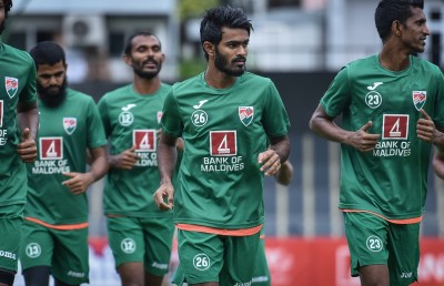 ސީނިއާ ބައެއް ކުޅުންތެރިން ނެތި ޒުވާން ގައުމީ ސްކޮޑެއް
