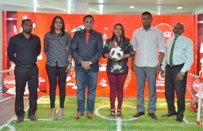 ކޮކާކޯލާ އިން ވޯލްޑް ކަޕް ބަލަން ރަޝިޔާ އަށް ފޮނުވަނީ