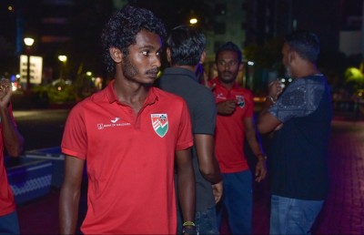 ބޭބެއާ އެކު ގައުމީ ޓީމަށް ކުޅުމަކީ ހުވަފެނެއް: ނާއިމް