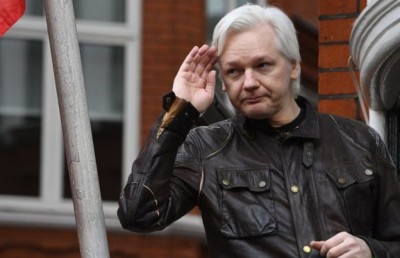 އަސާންޖަށް އިންޓަނެޓުގެ ޚިދުމަތް ކަނޑާލައިފި