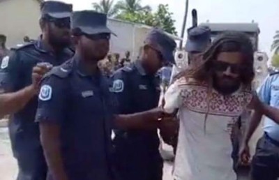 ދިއްދޫ މަގު ހަދަން ހުރަސް އެޅި ކަމަށް ބުނެ ސްމިތު ހައްޔަރުކޮށްފި