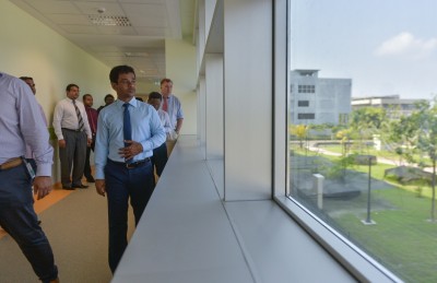 މި ސަރުކާރުން 413 ޑޮކްޓަރުންނާއި 681 ނަރުހުން އިތުރުކޮށްފި: ނާޒިމް