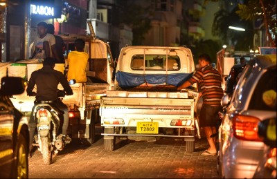ޝަކުވާ ހުށަހަޅައި، ޕިކަޕް ޑްރައިވަރުން ހަޅުތާލަކަށް