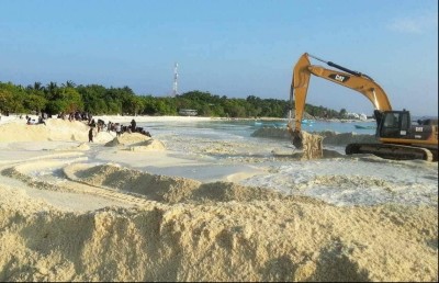 އަލަށް ހަދާ ދެ އެއާޕޯޓެއް ހިންގަން އައިއޭއެސް އިން ޝައުގުވެރިކަން ފާޅުކޮށްފި