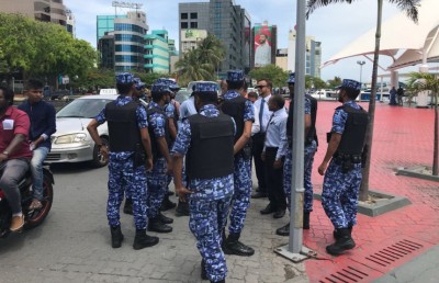 ސުޕްރީމް ކޯޓުގެ އަމުރު ތަންފީޒު ކޮށްދިނުމަށް އެދި އިދިކޮޅު ޕާޓީތަކުން ޕޮލިހަށް