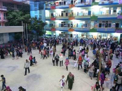 ޓީޗަރުން ސްކޫލްގައި ހޭދަ ކުރާ ގަޑި ހަ ގަޑިއިރަށް ބަދަލު ކުރުމަށް މިނިސްޓްރީން އަންގައިފި