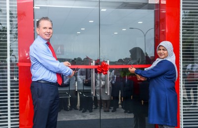 އޭދަފުށީގައި ބީއެމްއެލް އިން ސެލްފް ސާވިސް ސެންޓަރެއް ހުޅުވައިފި
