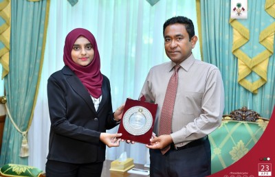 ސްކޫލުތަކުގެ އެންމެ މޮޅު ދަރިވަރަށް ރައީސް ދެން ދެއްވާނީ ފިލައެއް