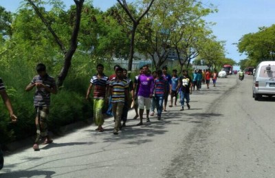 ސިފައިންނާއި ފުލުހުންގެ ފްލެޓްތައް އަޅާ ކުންފުނީގެ މުވައްޒަފުން ހަޅުތާލުކުރަނީ