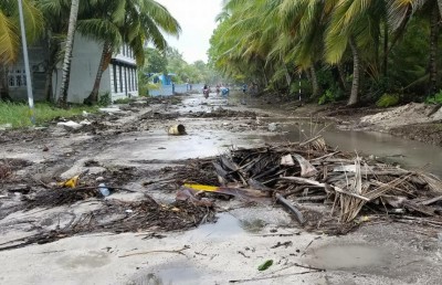 ފުވައްމުލަކަށް އާދަޔާ ހިލާފަށް އުދަ އަރައިފި