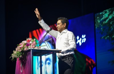 ވެރިކަމާ ތޮޅޭ މީހުންގެ ކިބައިން ސިފައިން ގައުމު ސަލާމަތް ކުރަން ޖެހޭނެ: ރައީސް