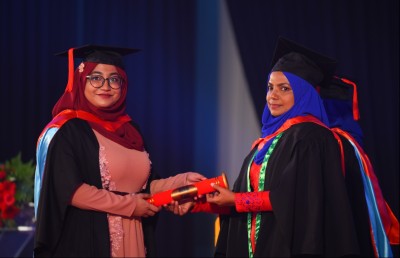 މަންދު ކޮލެޖުން 324 ދަރިވަރުން ގްރެޖުއޭޓްވެއްޖެ