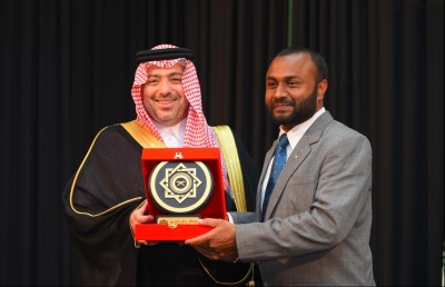 ތައުލީމާ ގުޅޭ އެއްބަސްވުމެއްގައި އައިޔޫއެމް އާއި މަދީނާ ޔުނިވަސިޓީން ސޮއިކޮށްފި