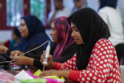 އަންހެން ކުދިންނަށް ހުރި ގޮންޖެހުންތައް ހައްލުކުރުމަށް އެހީވާން ޖެހޭ: އެޗުއާރުސީއެމް
