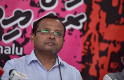 ފޯނު ހުޅުވައިނުދިން މައްސަލާގައި ރިޔާޒް ހަތަރު މަހަށް ޖަލަށް ލާން ހައި ކޯޓުން ހުކުމް ކޮށްފި