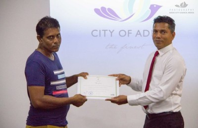 ގެނބުނު ކުއްޖާ ސަލާމަތް ކޮށްދިން ހަސަނަށް ހަނދާނީ ލިޔުމެއް ދީފި
