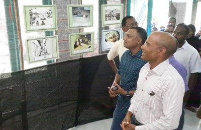 ސިފައިންގެ އަހަރީ ދުވަހުގެ ފޮޓޯ މައުރަޒު މިއަދު މޮޅަދޫގައި ބާއްވަނީ