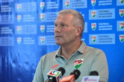 ތިން މަސް ދުވަހުގެ ތޭރޭގައި ގައުމީ ޓީމަށް ބޮޑެތި ބަދަލުތަކެއް ގެންނާނޭ ކަމަށް ކޯޗު ބުނެފި