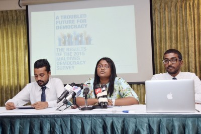 ރާއްޖޭގެ ޑިމޮކްރަސީ ހިނގާ ގޮތާމެދު ޒުވާނުން ހިތްހަމައެއް ނުޖެހޭ: ޓްރާންސްޕޭރަންސީ