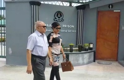 ބައްޕަ އާއި އާއިލާ ސަލާމަތް ކޮށްދިނުން އެދިވަޑައިގެން ދުންޔާ އިންޑިޔާގެ އެހީ އަށް