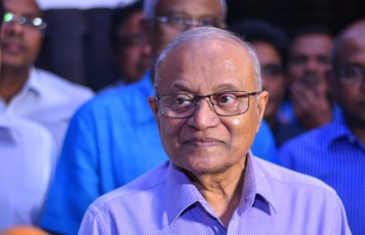 މައުމޫނަށް ސިއްހީ ނުރައްކަލެއް ކުރިމަތިވުމުގެ ބިރު އެބައޮތް: ވަކީލު