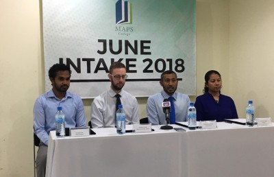 މެޕްސް ކޮލެޖުގެ ކޯސްތަކަށް ފުރުސަތު ހުޅުވާލައިފި