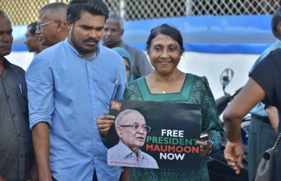 ޑިސެމްބަރުން ފެށިގެން މައުމޫން އުޅުއްވަނީ އަނބުރައިގަންނަ އާލާސްކަންފުޅެއްގައި: އާއިލާ