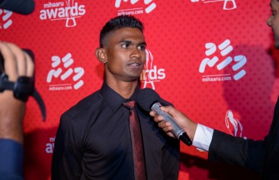 މިހާރު އެވޯޑްސް: މޮޅު ކުޅުންތެރިޔާގެ އެވޯޑާއި ރަން ބޫޓު ސެންޓޭ އަށް