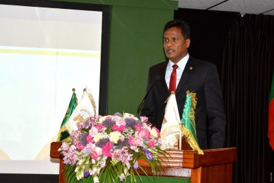 ދީނުގައި އޮންނަ ގޮތަށް ވުރެ ހަރުކަށިކޮށް މީހުންނަށް ވިސްނައިދޭތީ އަމަނަށް ބުރޫ އަރާ: އުމަރު