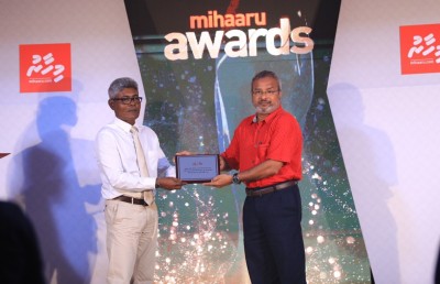 މިހާރު އެވޯޑްސް: މޮޅު ކުޅުންތެރިޔާގެ އެވޯޑާއި ރަން ބޫޓު ސެންޓޭ އަށް