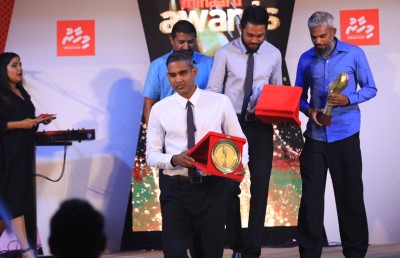 މިހާރު އެވޯޑްސް: މޮޅު ކުޅުންތެރިޔާގެ އެވޯޑާއި ރަން ބޫޓު ސެންޓޭ އަށް