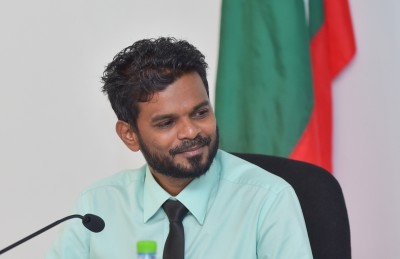 އިލެކްޝަންސް ކޮމިޝަނުން އިސްތިއުފާ ދެއްވައި ޝަކީލް ސްޓޭޓް މިނިސްޓަރަކަށް