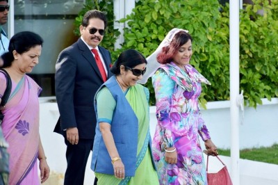 ގުޅުން ބަދަހިކުރުމަށް ދުންޔާ އިންޑިއާ އަށް ވަޑައިގެންފި