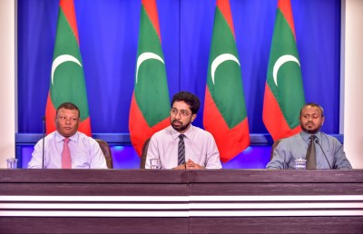 މި ސަރުކާރާ ގުޅޭ މައްސަލަތަކެއް ނުބަލަން: ކޮމިޝަން