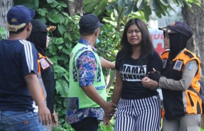 އިންޑޮނީޝިއާގެ ފައްޅިތަކަށް ދިން ހަމަލާގެ ފަހަތުގައި އެއް އާއިލާ