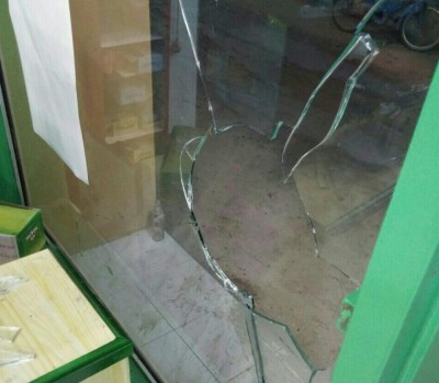 ސިނގިރޭޓް ފޮށިތަކެއް ވަގަށް ނަގައިން ފިލަން އުޅުނު މީހަކު ހައްޔަރުކޮށްފި