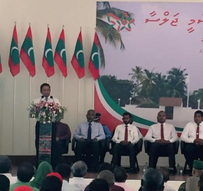 "ކަލަކު ވޮޑިގެންވާކަން ގަބޫލު ނުކުރާ މީހުން ރާއްޖޭގައި އުޅޭ ވާހަކަ، ރައީސްގެ މޭޒަށް އާދޭ"