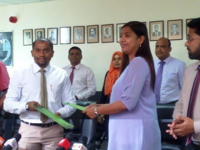 އެވިޑު ކޮލެޖުގެ ދެ ސްކޯލާޝިޕަކަށް ކުރިމަތިލުމުގެ ފުރުސަތު ހުޅުވާލައިފި