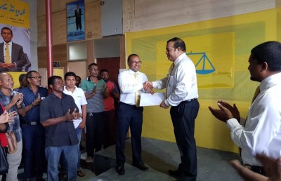 އެމްޑީޕީގެ ރިޔާސީ ޓިކެޓް ނަޝީދަށް އަރުވައިފި
