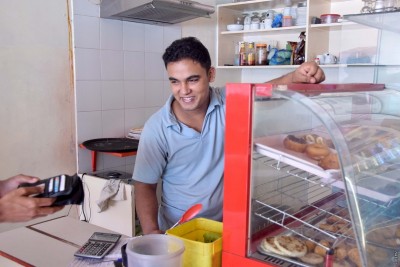 ބިދޭސީ ސޭޓުން ތިބިތޯ ބަލަން އިމިގްރޭޝަނުން ނުކުމެއްޖެ