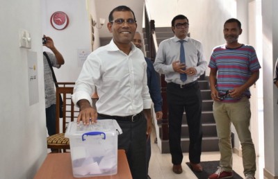 ނުހުއްޓުވުނު ޕްރައިމަރީ، ސިޔާސީ ބޮމެއް